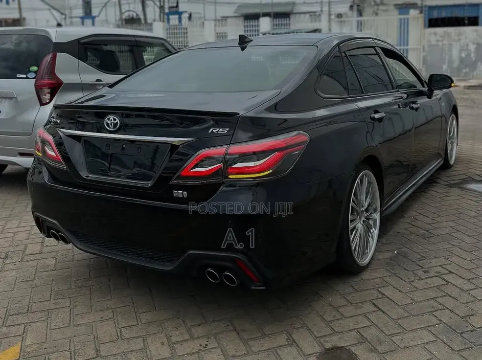 Toyota Crown 2019 Black