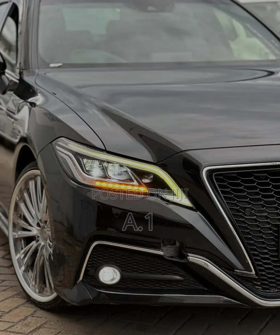Toyota Crown 2019 Black