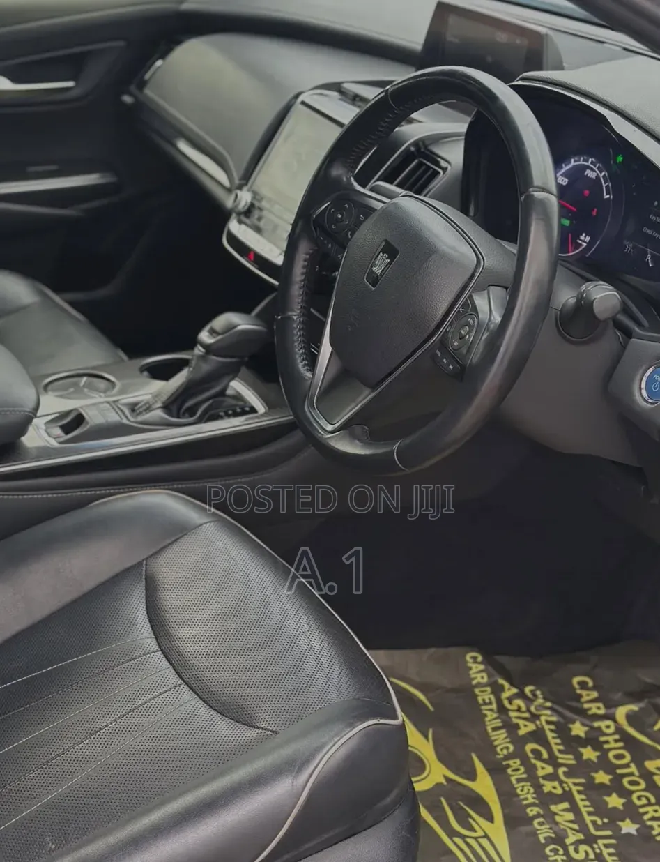 Toyota Crown 2019 Black