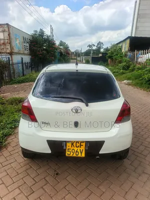 Toyota Vitz 2009 White
