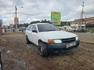 Nissan Advan 2001 White
