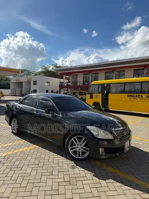 Toyota Crown 2010 Black