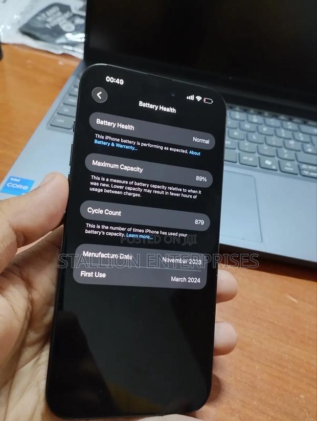 Apple iPhone 15 Pro Max 256 GB Black - main view