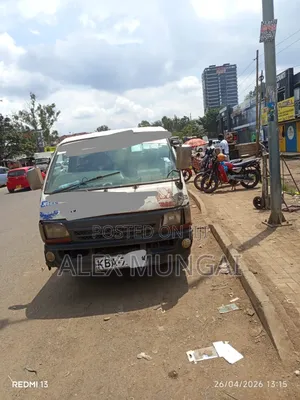 Toyota HiAce 2000 White