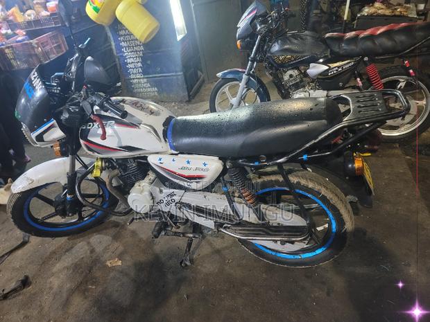 Bajaj Boxer 150 UG 2021 White - thumbnail 5