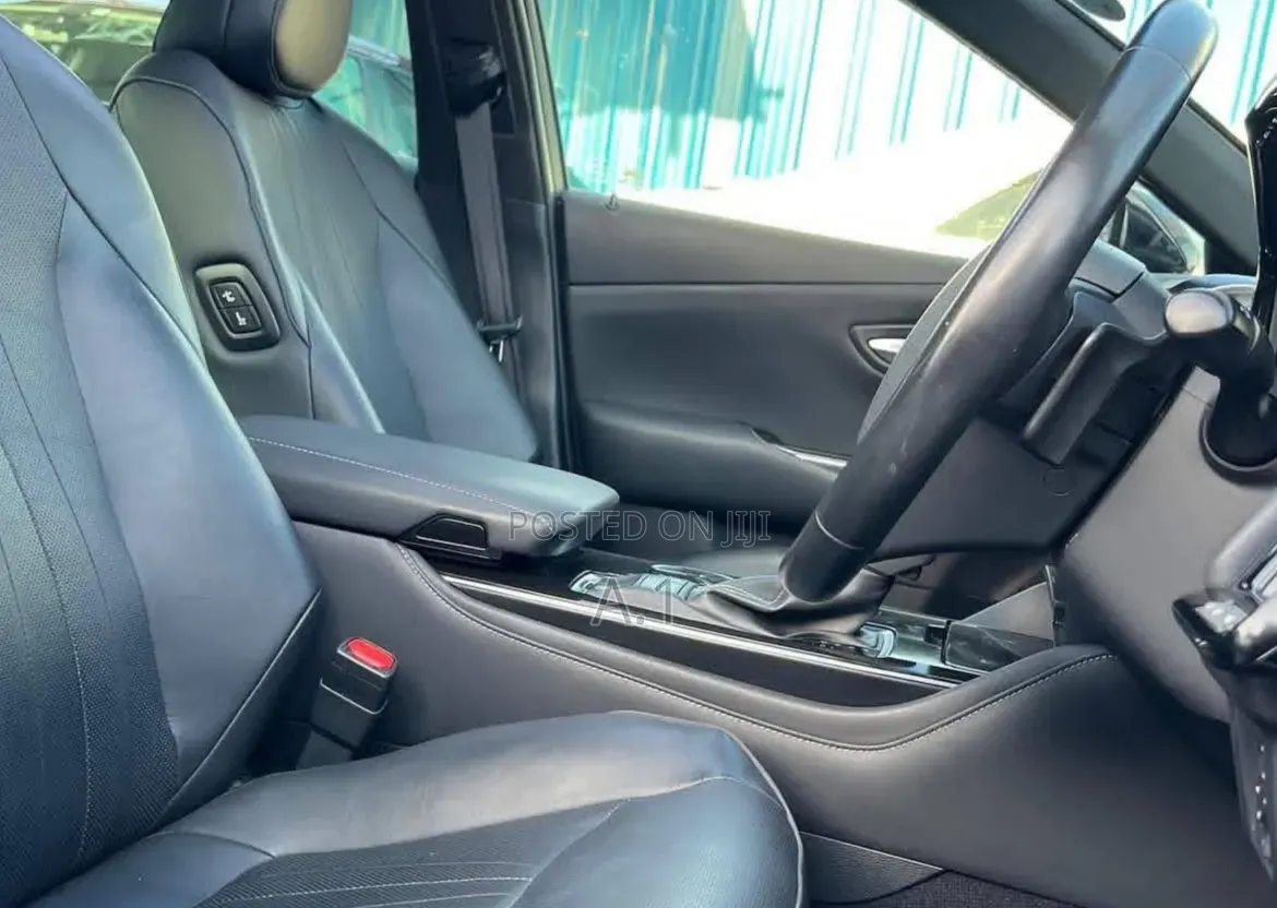 Toyota Crown 2019 Matt Black