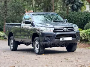 Toyota Hilux 2025 Gray