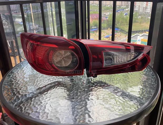 Axela 2018 Taillights/Backlights - main view