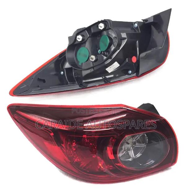 Axela 2016 Taillights/Backlights