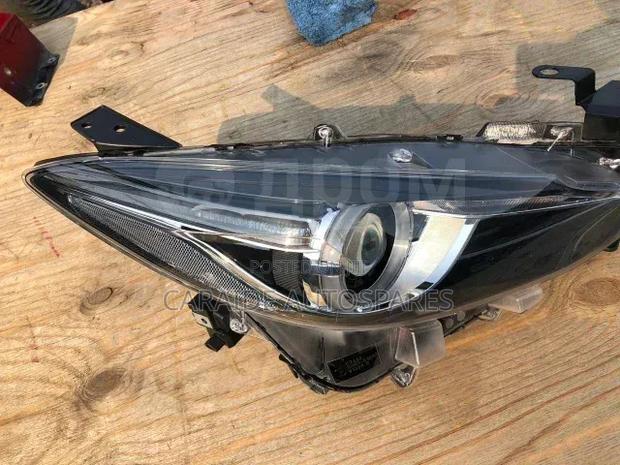 Axela 2018 Headlights - thumbnail 2