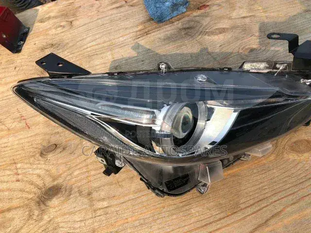 Axela 2018 Headlights