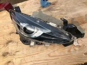 Axela 2018 Headlights