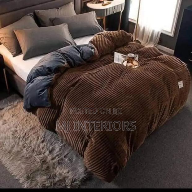 Premium 6x7 Velvet Duvet Set – Warm Comfortable Bedding