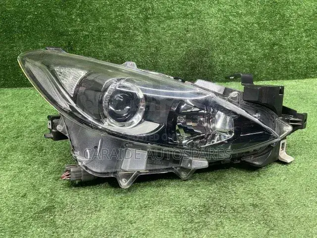 Axela 2015/2016 Headlight