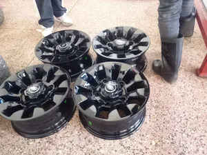 Size 16 Landrover Offset Rims