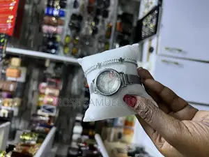 Lady’S Watch + Bracelet + Box