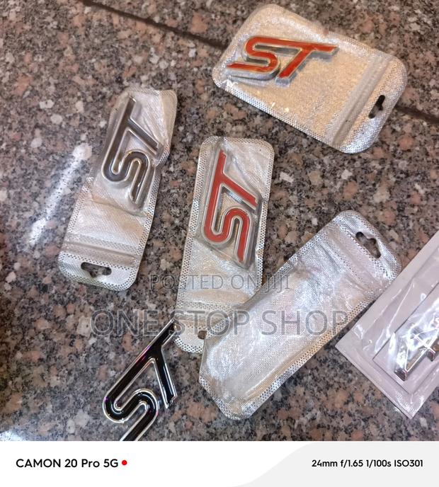 Metal St Emblem Badge Black/Red Chrome Finish