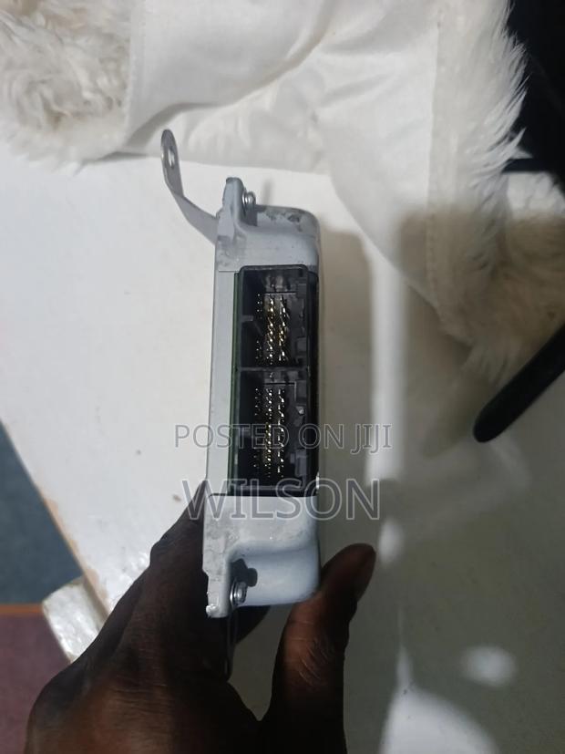 Lexus Rx450 Suspension Control Computer - thumbnail 2
