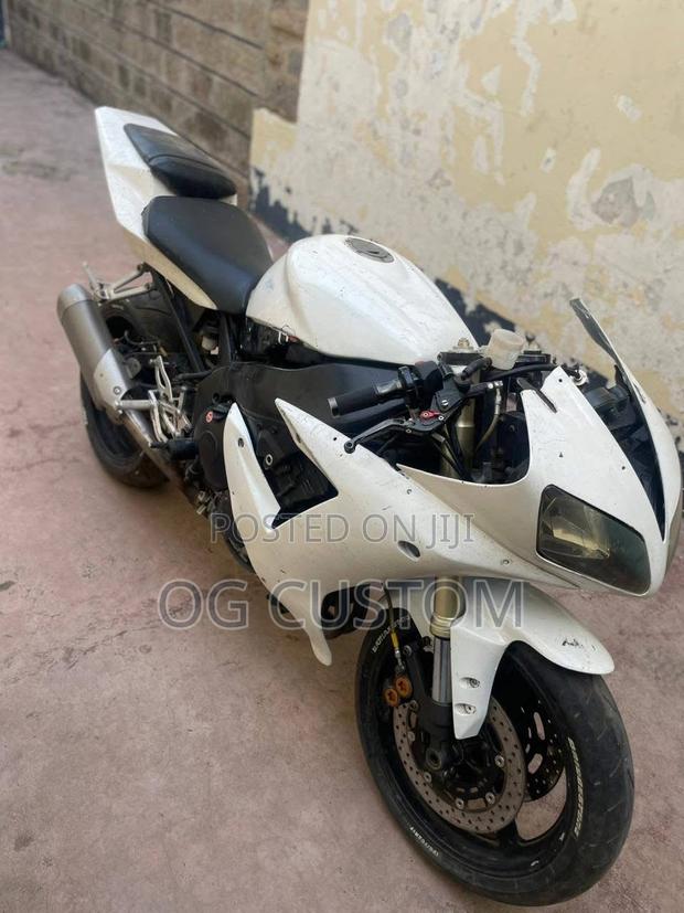 Yamaha R1 2003 White - thumbnail 3
