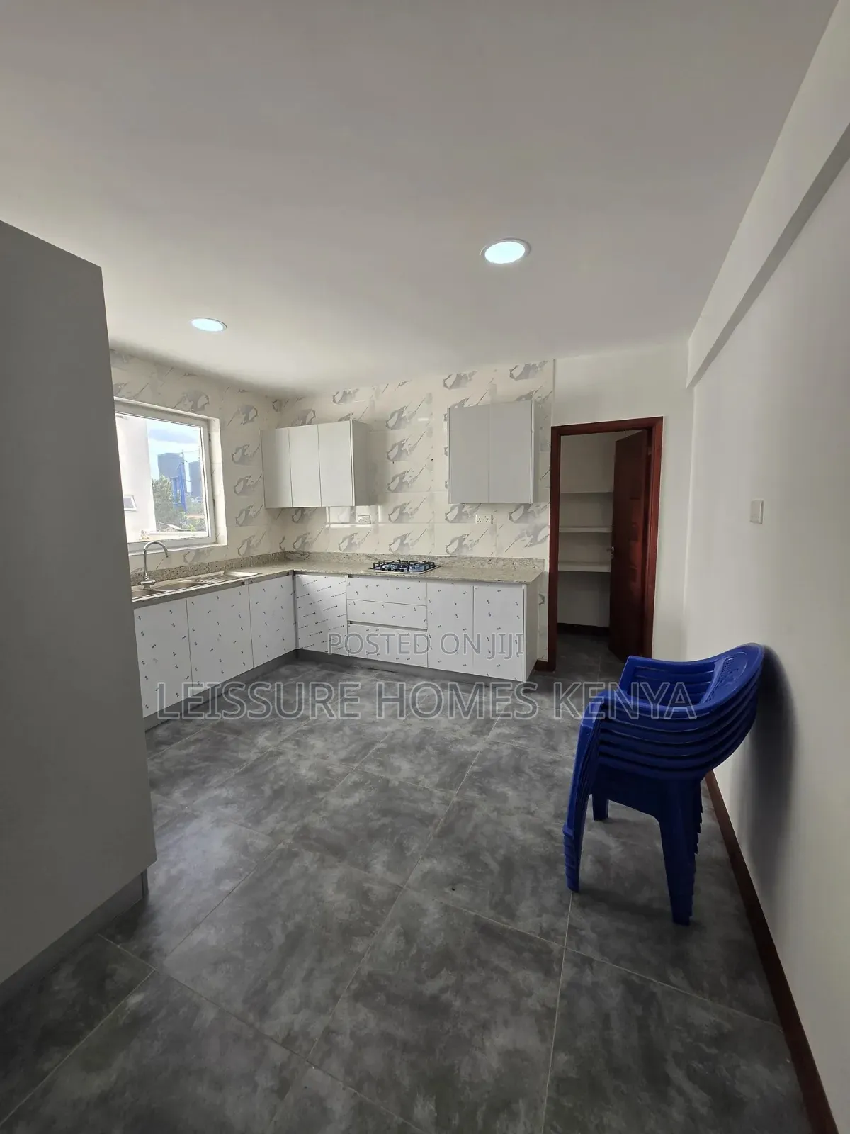 3bdrm Apartment in Parklands/Highridge for sale