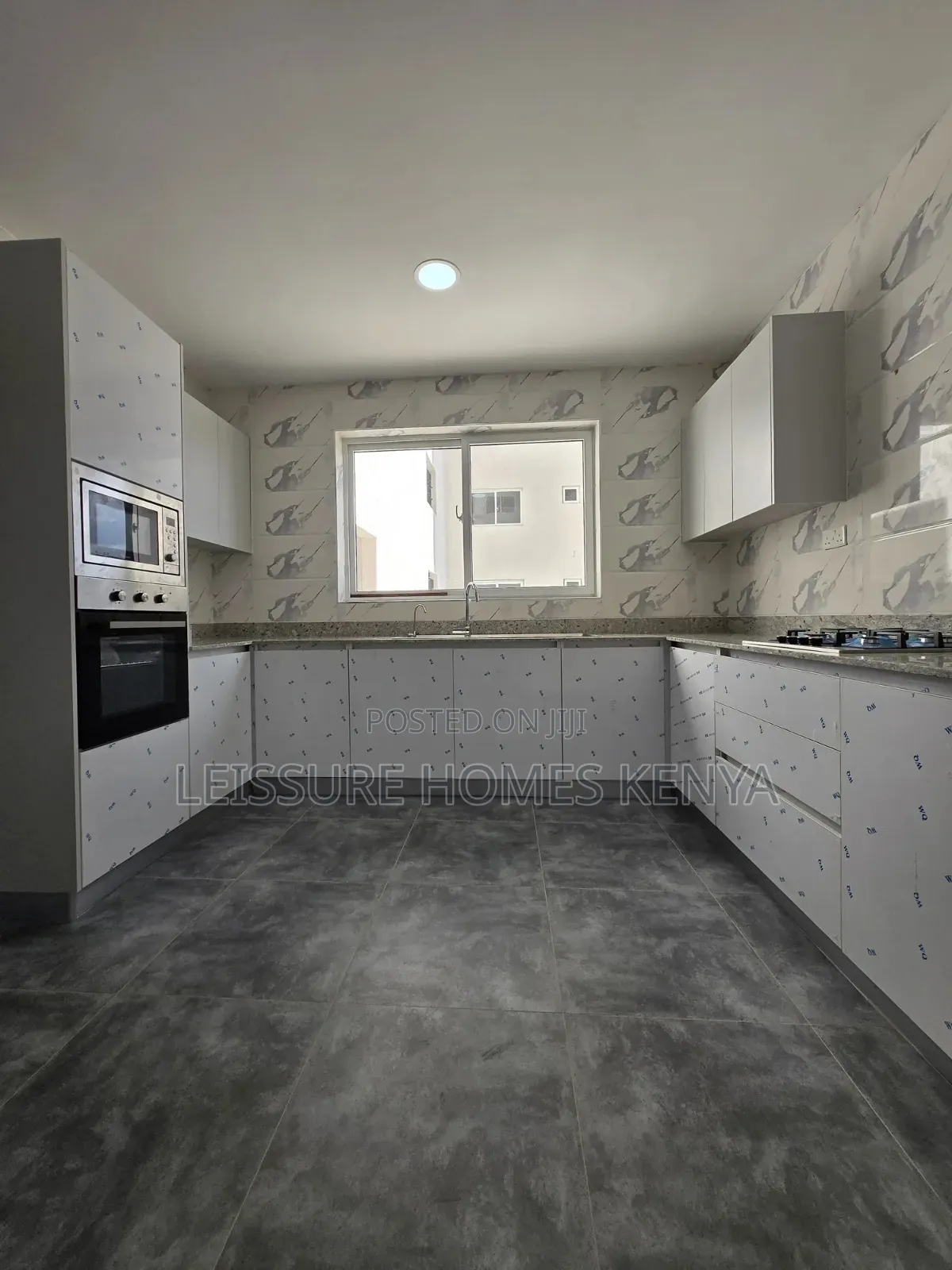 3bdrm Apartment in Parklands/Highridge for sale