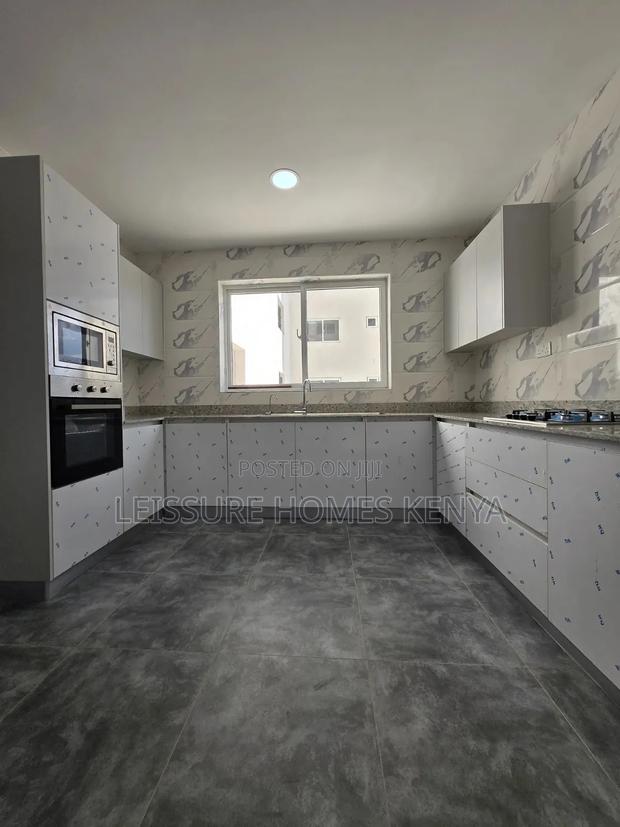 3bdrm Apartment in Parklands/Highridge for sale - thumbnail 12