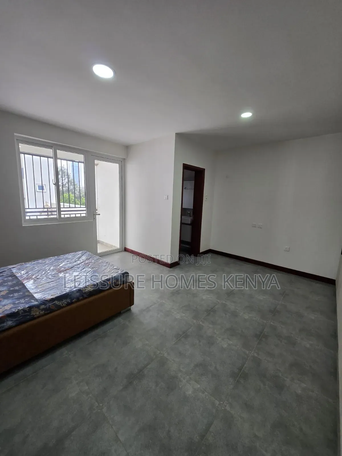 3bdrm Apartment in Parklands/Highridge for sale