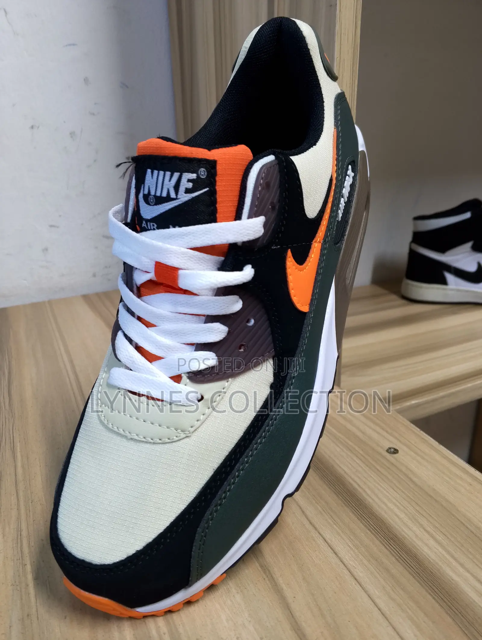 Nike Air Max 90 Multicolor - Classic Streetwear Sneakers