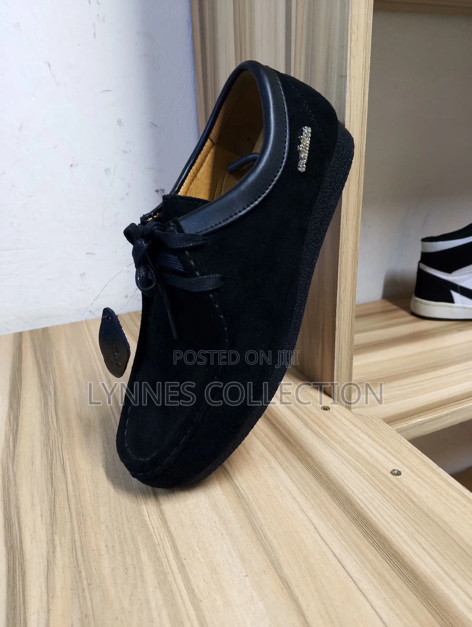 Clarks Wallabees - Classic Suede Casual Shoes