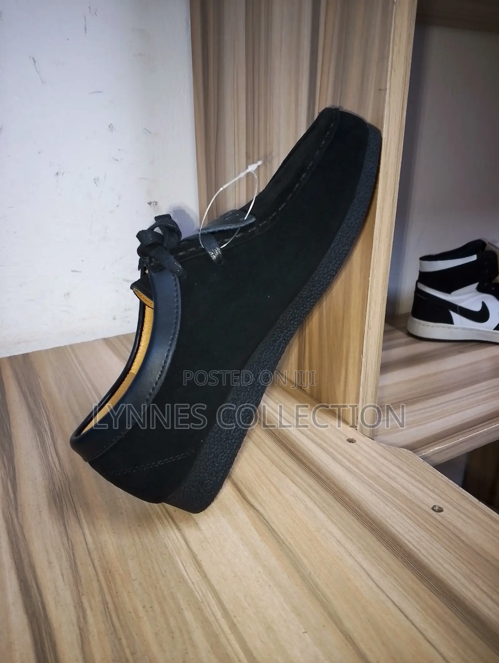 Clarks Wallabees - Classic Suede Casual Shoes