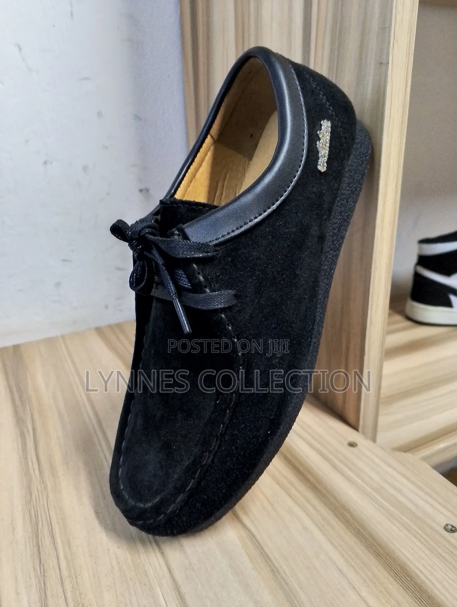 Clarks Wallabees - Classic Suede Casual Shoes