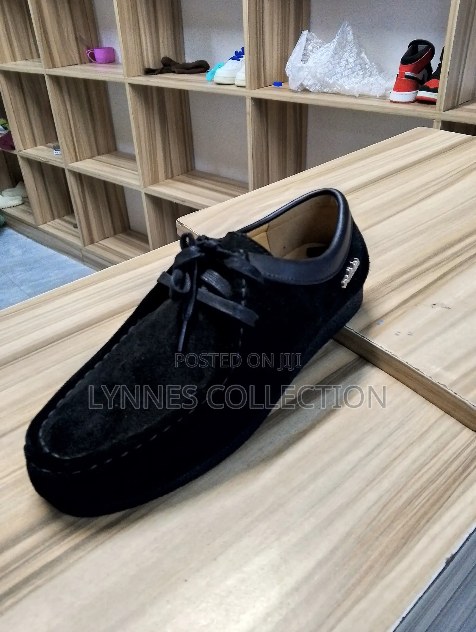 Clarks Wallabees - Classic Suede Casual Shoes