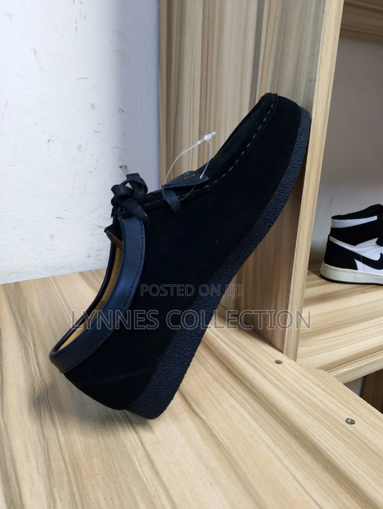 Clarks Wallabees - Classic Suede Casual Shoes