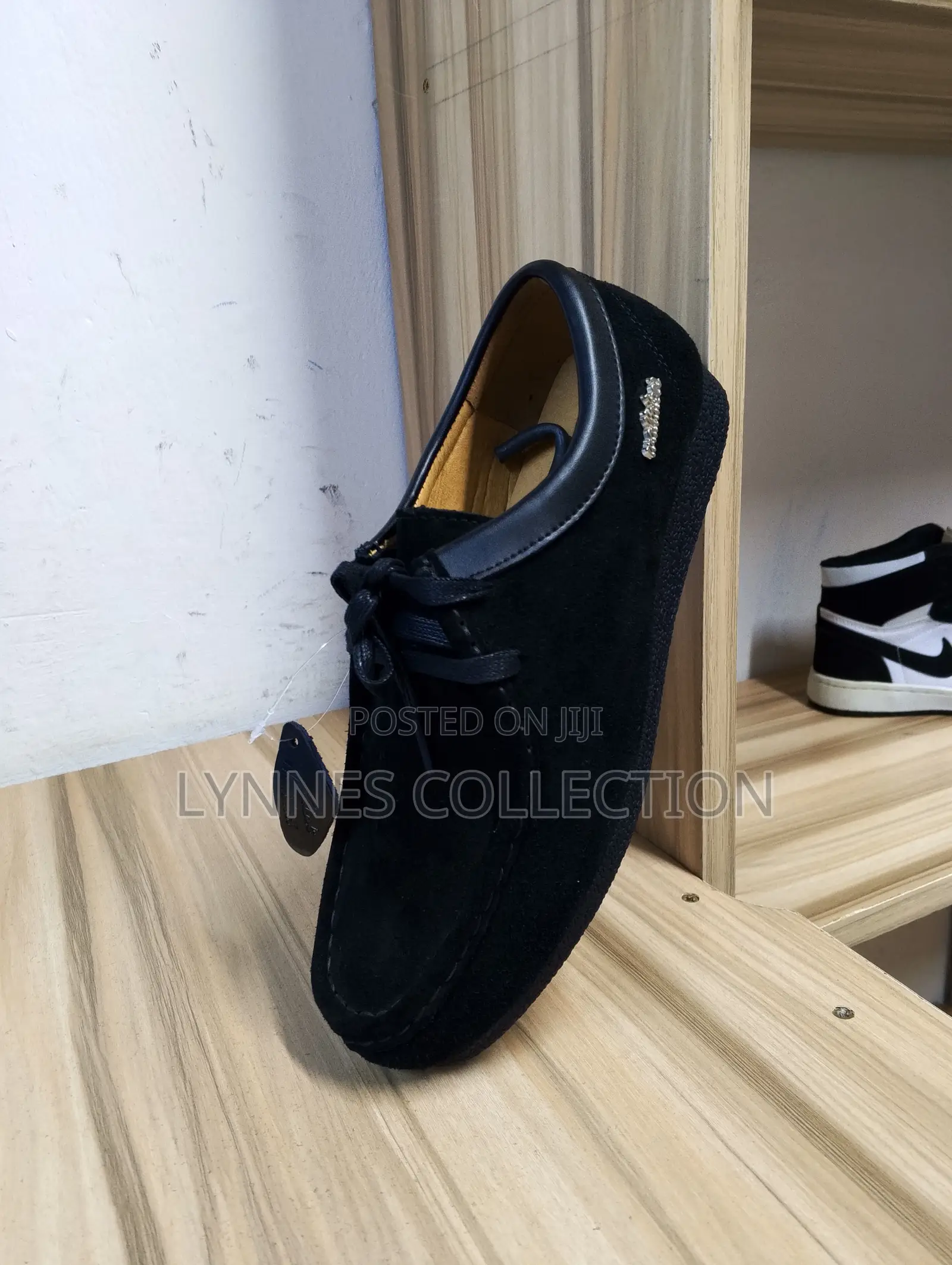 Clarks Wallabees - Classic Suede Casual Shoes