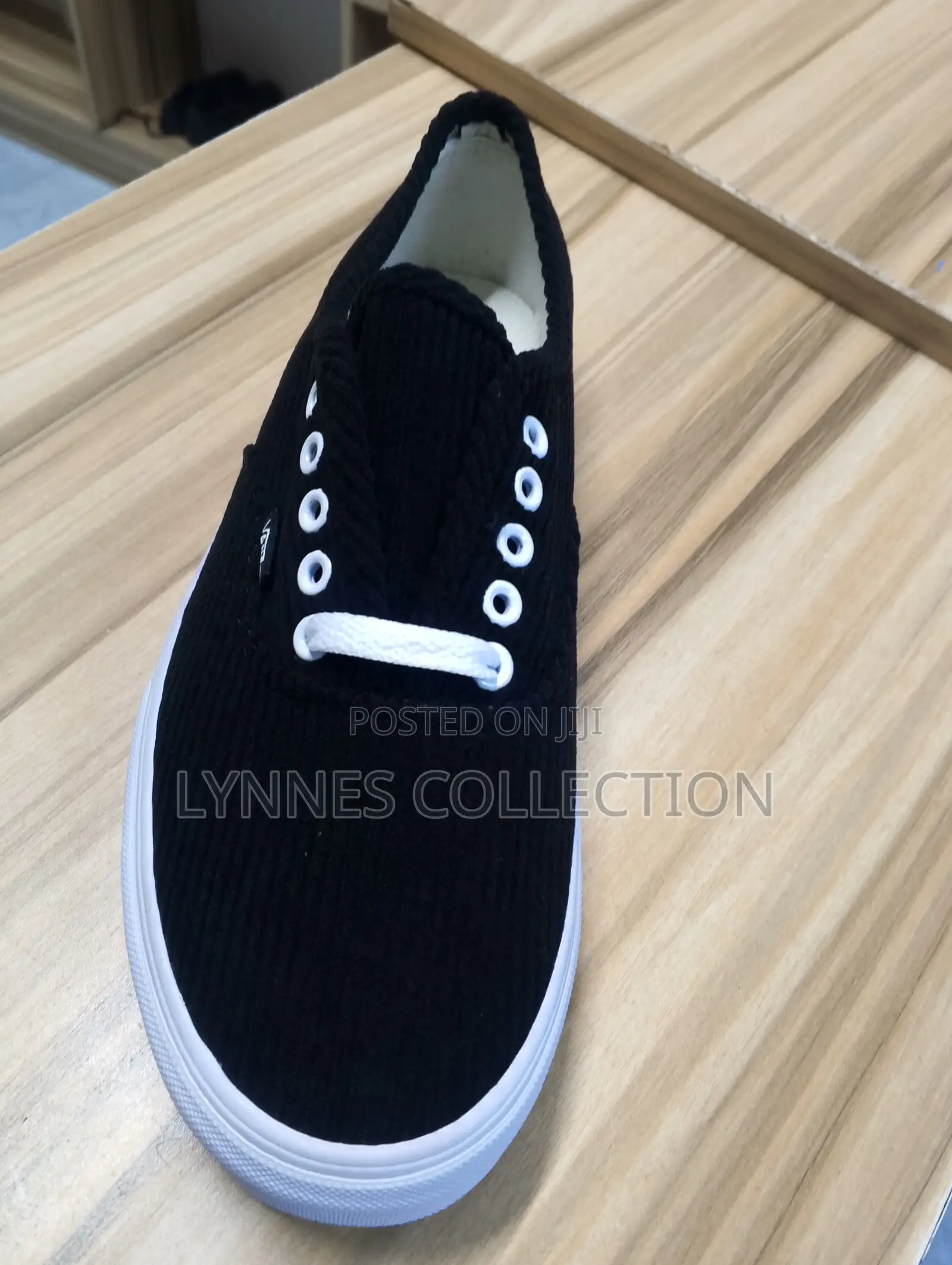 Vans Corduroy Black/White - Classic Skate Street Shoes