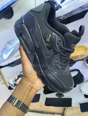 Nike Air Max 90 All Black - Classic Streetwear Sneakers