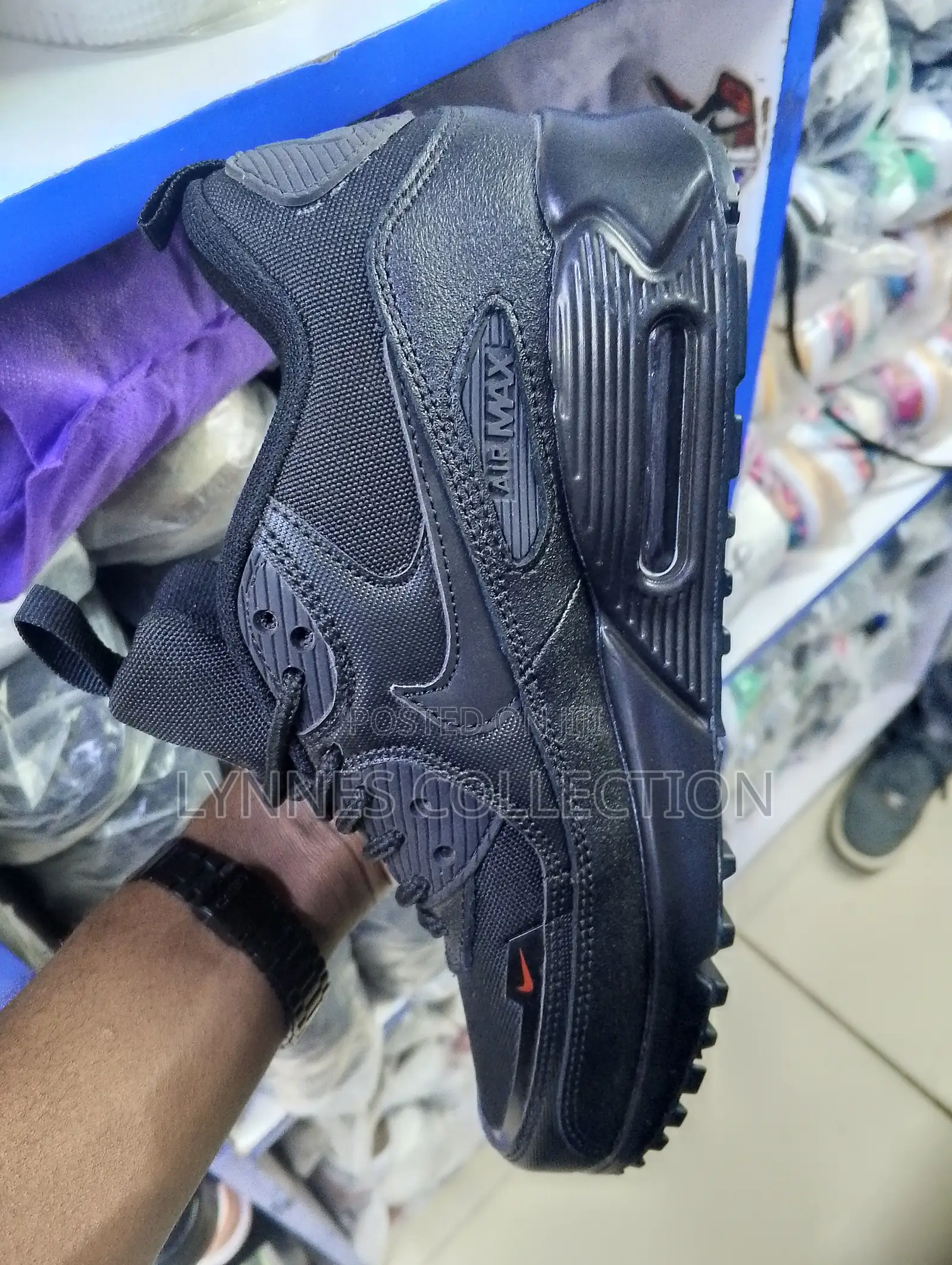 Nike Air Max 90 All Black - Classic Streetwear Sneakers