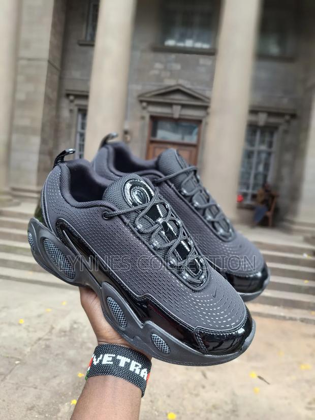Nike Nocta Glide - Premium Sport Streetwear Sneakers