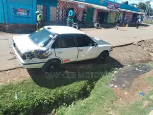 Toyota Corolla 1999 White