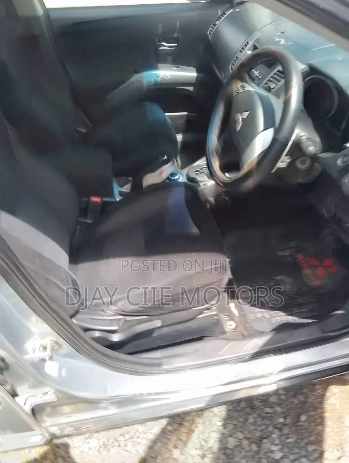 Mitsubishi Outlander 2012 Silver