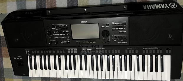 Yamaha PSR Sx 720 Keyboard