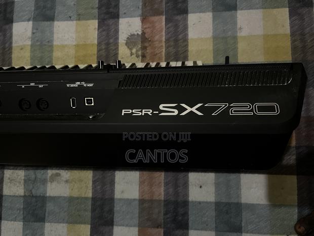 Yamaha PSR Sx 720 Keyboard - thumbnail 2
