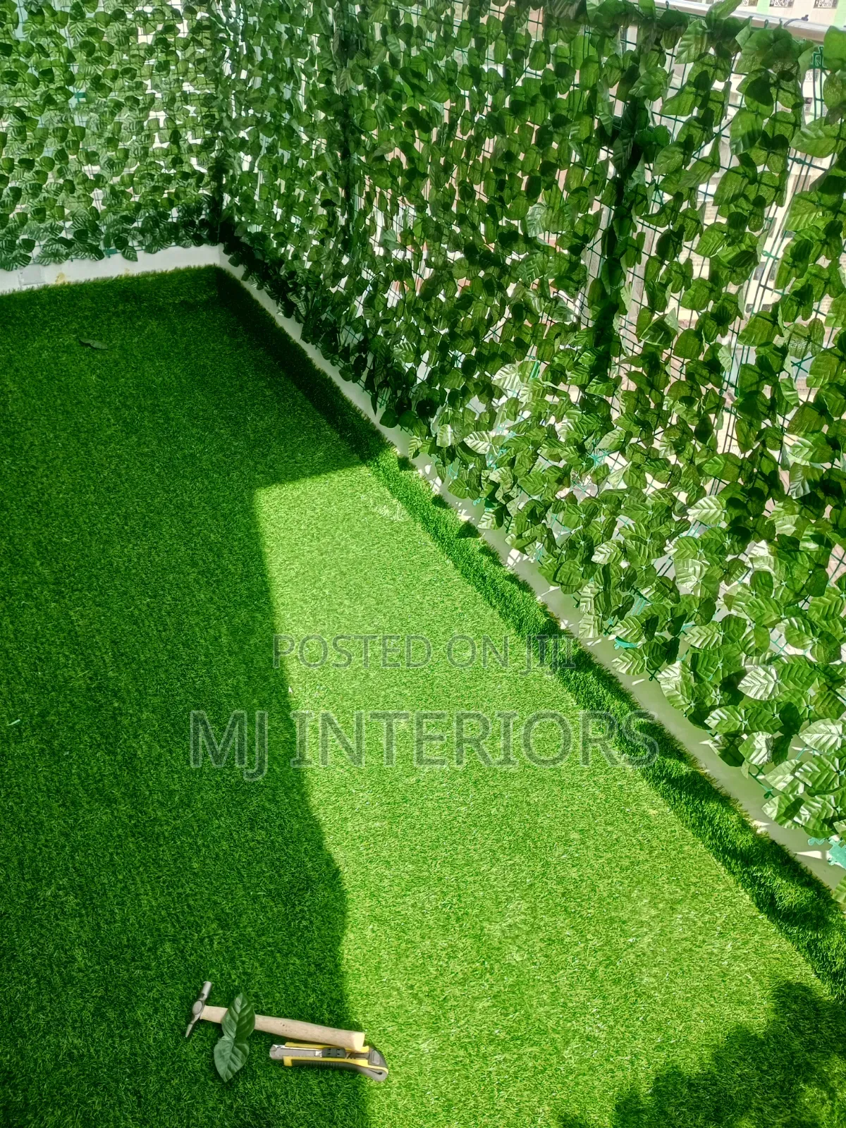 Luxury Artificial Turf Grass Decorative Privacy Fence Setup