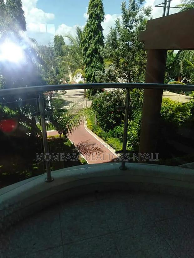 3 Bedroom With Pool Ac in Nyali - thumbnail 2