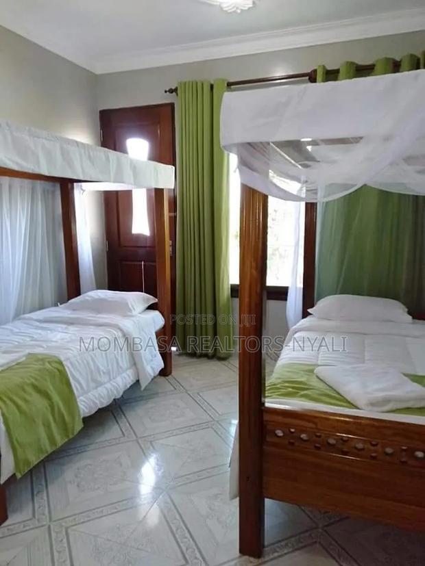 3 Bedroom With Pool Ac in Nyali - thumbnail 4