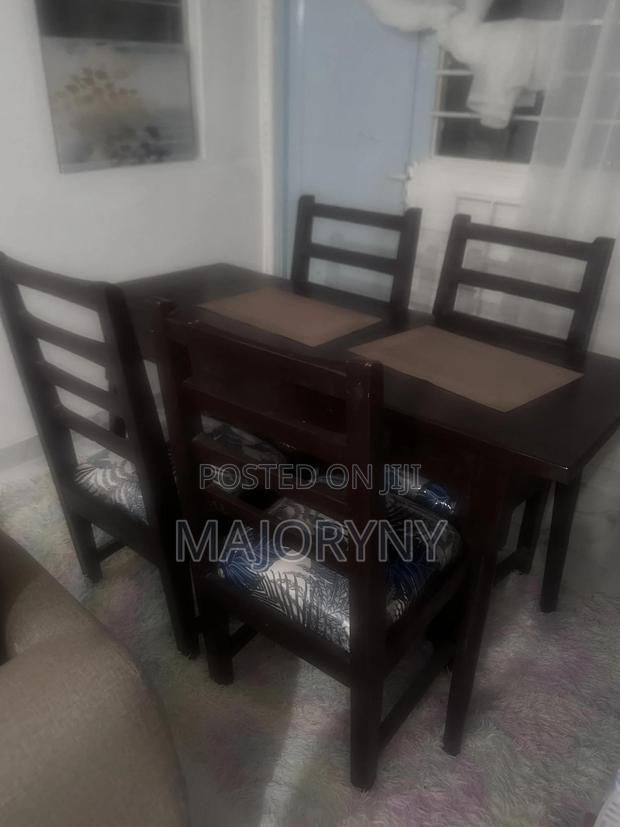 4 Seater Dinning Table - thumbnail 2
