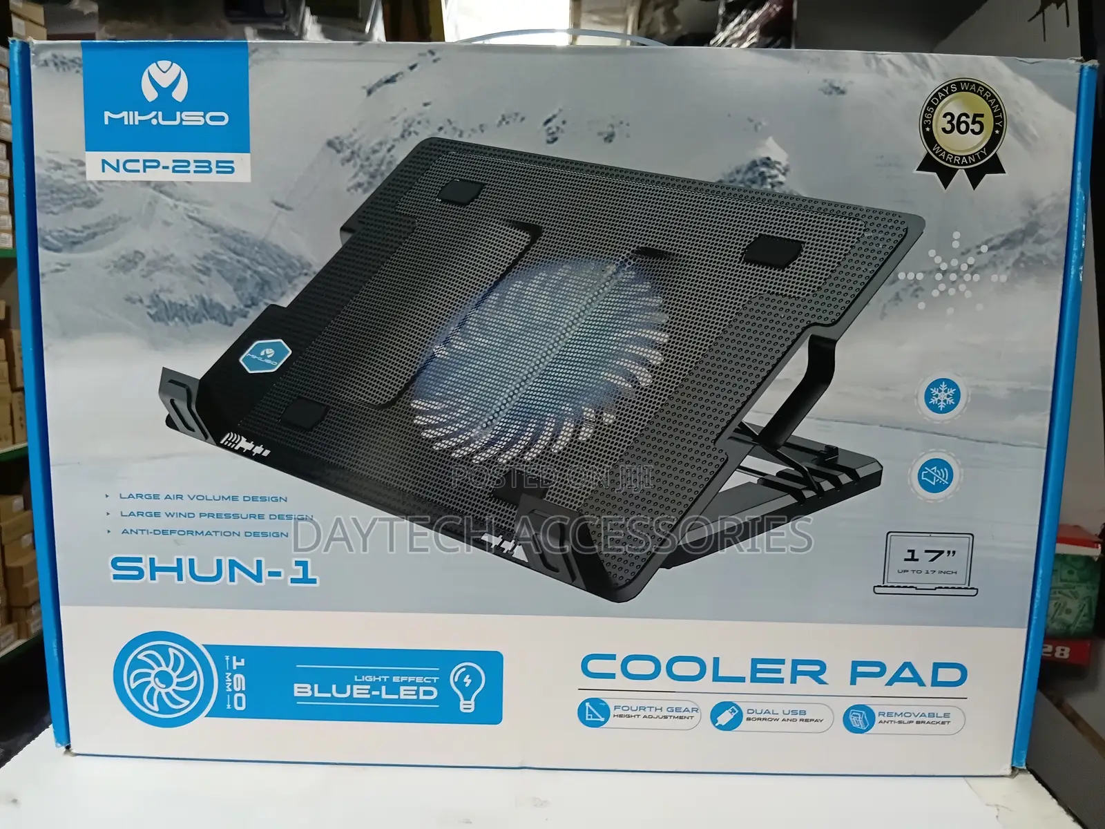 Mikuso Shun-1 NCP-235 Laptop Cooling Pad With a Large Blue Led Fan.
