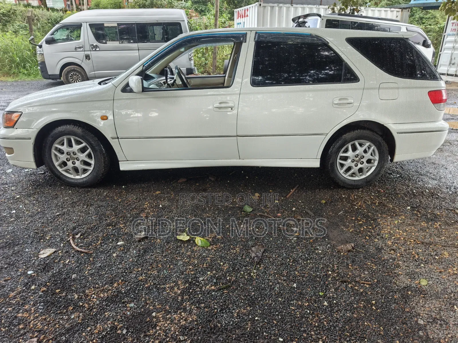 Toyota Vista 2000 White