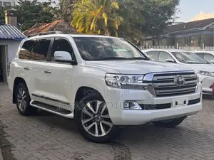 Toyota Land Cruiser 4.6 V8 ZX 2019 White