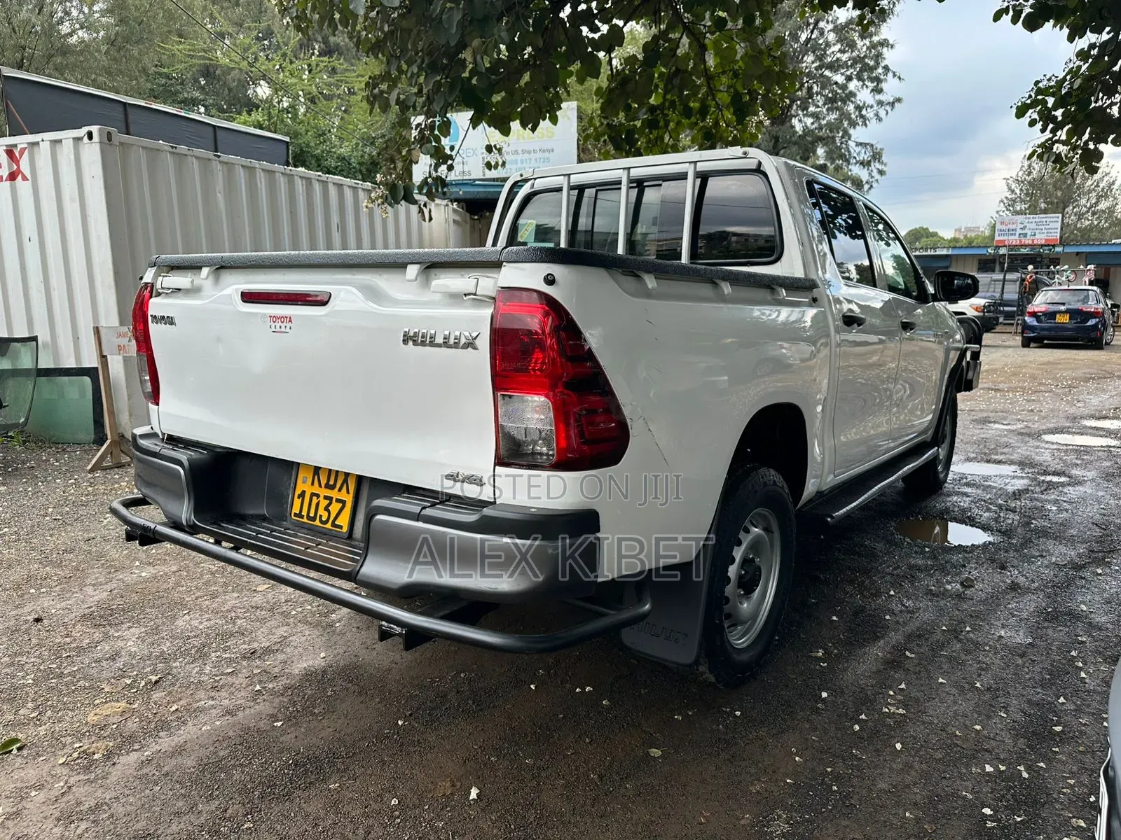 Toyota Hilux 2021 White